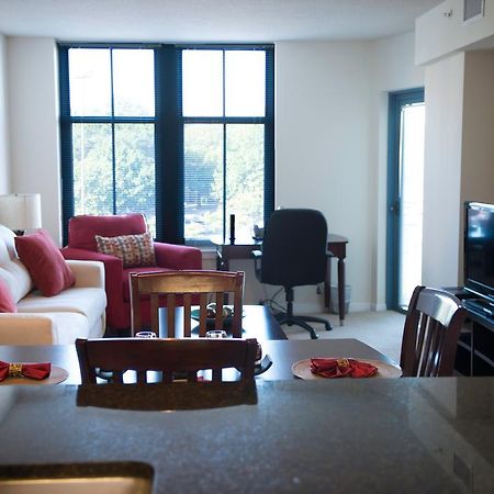 Crystal Quarters Corporate Housing At The Gramercy Arlington Phòng bức ảnh