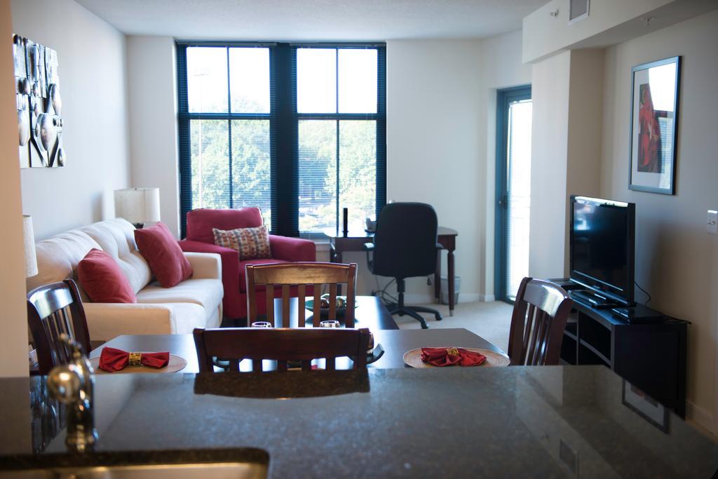 Crystal Quarters Corporate Housing At The Gramercy Arlington Phòng bức ảnh