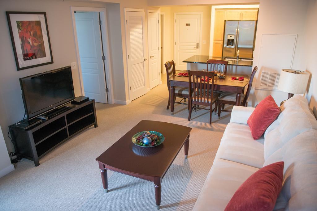 Crystal Quarters Corporate Housing At The Gramercy Arlington Phòng bức ảnh